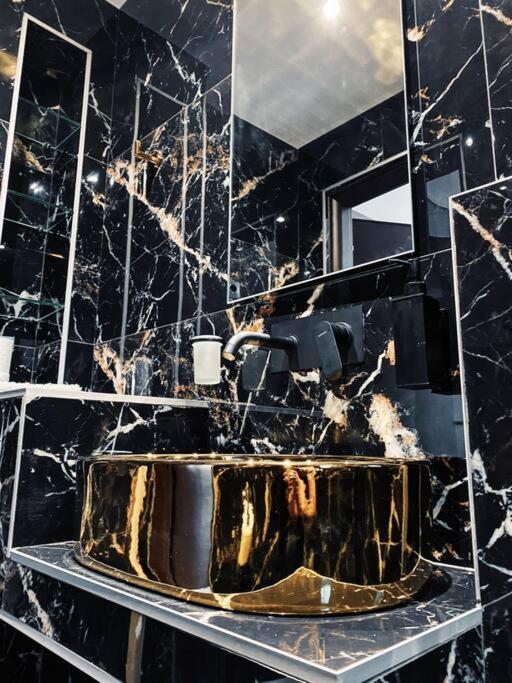 Thesstay Attica Downtown Boutique Apartment Thessaloniki Buitenkant foto